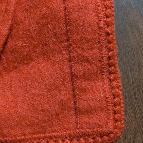 Vintage alpaca 100% wool bright red poncho coat sweater wrap throw made in Peru - Picture 11 of 11